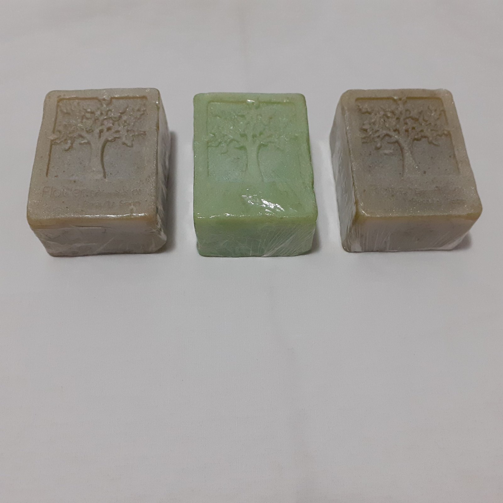 Kit De Limpeza Energética-caixa Com 3 (três) sabonetes
